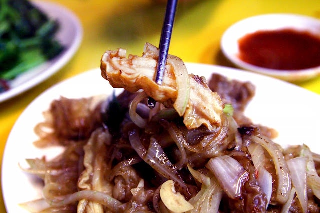 【台北市萬華區。小吃】郭家炒牛肉 評價 台北也能喝到牛肉湯 華西街夜市 龍山寺捷運站