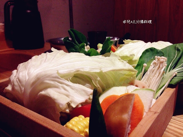 [台北市松江區。火鍋] 冷藏肉專門 鍋無敵 NabeMuteki    忠孝復興捷運站  松江南京捷運站