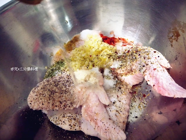 【宅配。食材雞肉】 巧活食品 巧活無毒黑鑽雞 雞肉的質感超讚! 好吃又安心