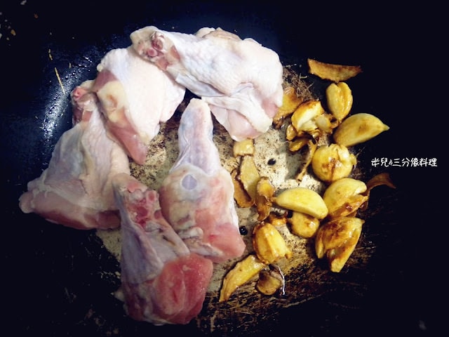 【宅配。食材雞肉】 巧活食品 巧活無毒黑鑽雞 雞肉的質感超讚! 好吃又安心