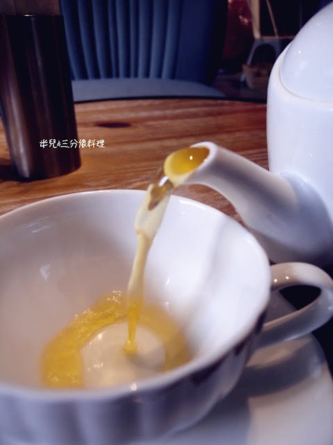 【台北市大安區。下午茶】 C.C.KISS二訪1樓查理布朗  近忠孝復興捷運站 東區早午餐簡餐推薦