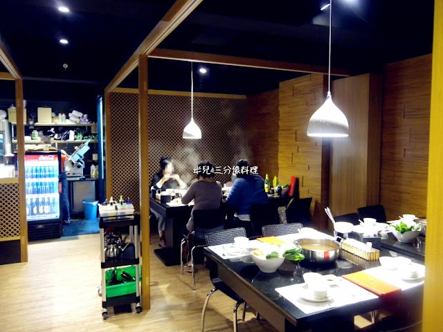 【台北市松山區。鍋物吃到飽】永春捷運站 八田帝王蟹鍋物吃到飽 高級海鮮 肉類 飲品 啤酒 冰淇淋 吃到飽