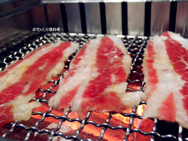 【台北市大安區。燒肉吃到飽】近忠孝敦化捷運站 櫻花羿日式精緻炭火燒肉 東區燒烤吃到飽