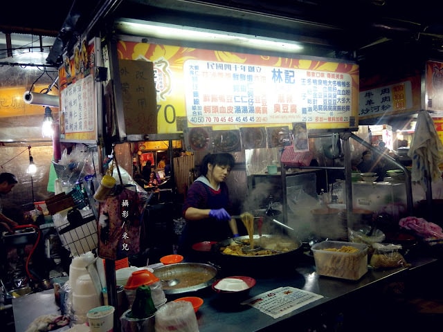 【台北市大同區。夜市】寧夏夜市 過年期間 年貨大街 美食 介紹 過年有營業