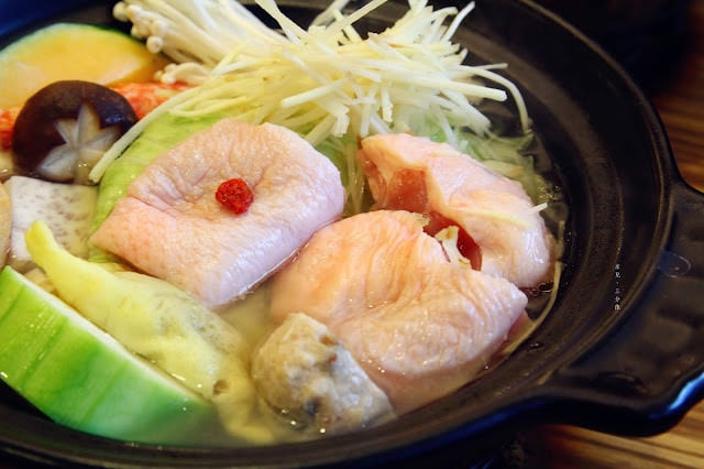 【台北市文山區。鍋物料理】初二。十六 運時陶火鍋 生熟兩吃一次滿足 景美夜市美食 景美捷運站