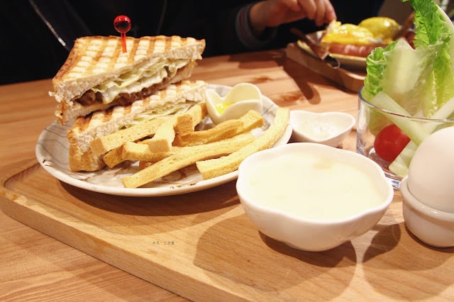 【新北市板橋區。早午餐】Ona.Rina Icing 歐娜。瑞娜 早午餐 輕食早午餐 平日用餐無限時 新埔捷運站