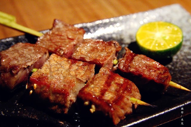 【台北市北投區。日式居酒屋】蔦燒 有質感 有氣氛串燒居酒屋 泡完溫泉吃消夜  北投市場 北投捷運站