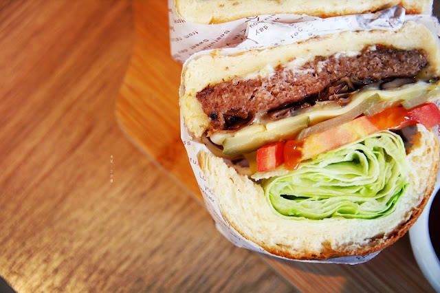 【新北市中和區。早午餐】對味The Taste 提供免費wifi 提供插座 免服務費 景安捷運站
