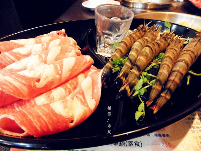 【新北市中和區。火鍋】豪飽涮涮屋 平價火鍋 主打不添加任何東西的火鍋湯底  已歇業