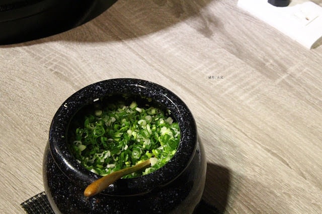 【台北市大安區。平價丼販】燒肉丼販 近忠孝敦化捷運站 東區平價自動點餐機丼飯