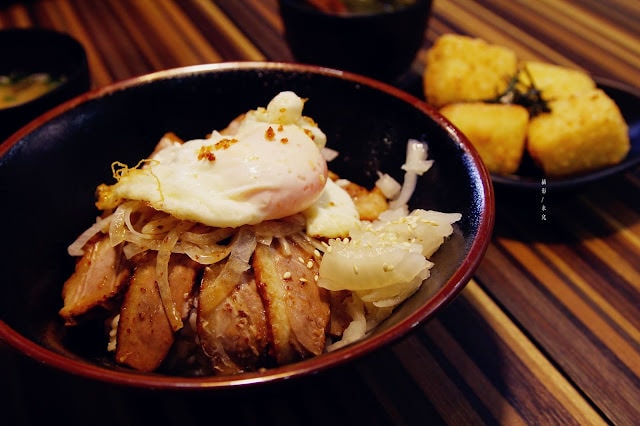 【台北市大安區。平價丼販】燒肉丼販 近忠孝敦化捷運站 東區平價自動點餐機丼飯