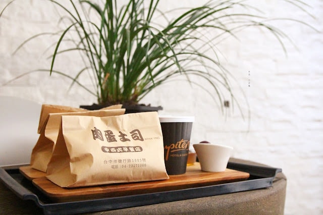 【台中南屯。住宿】芭蕾城市渡假旅店VillaBallet 旅遊住宿推薦附近有龍富夜市可以逛 芭蕾樂章209號房馬泰拉義大利穴屋風