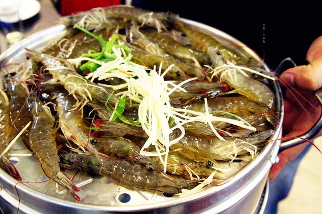 【台北市內湖區。海鮮餐廳】蒸霸王(東湖店) 海鮮蒸氣塔 生猛海鮮鮮到你站起來 葫洲站