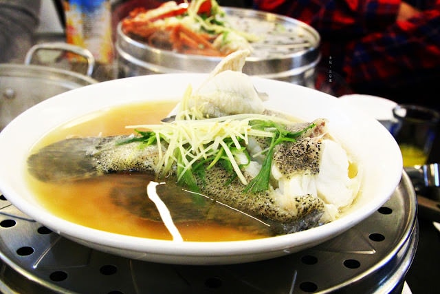 【台北市內湖區。海鮮餐廳】蒸霸王(東湖店) 海鮮蒸氣塔 生猛海鮮鮮到你站起來 葫洲站