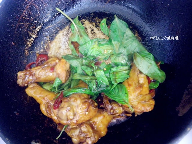 【宅配。食材雞肉】 巧活食品 巧活無毒黑鑽雞 雞肉的質感超讚! 好吃又安心